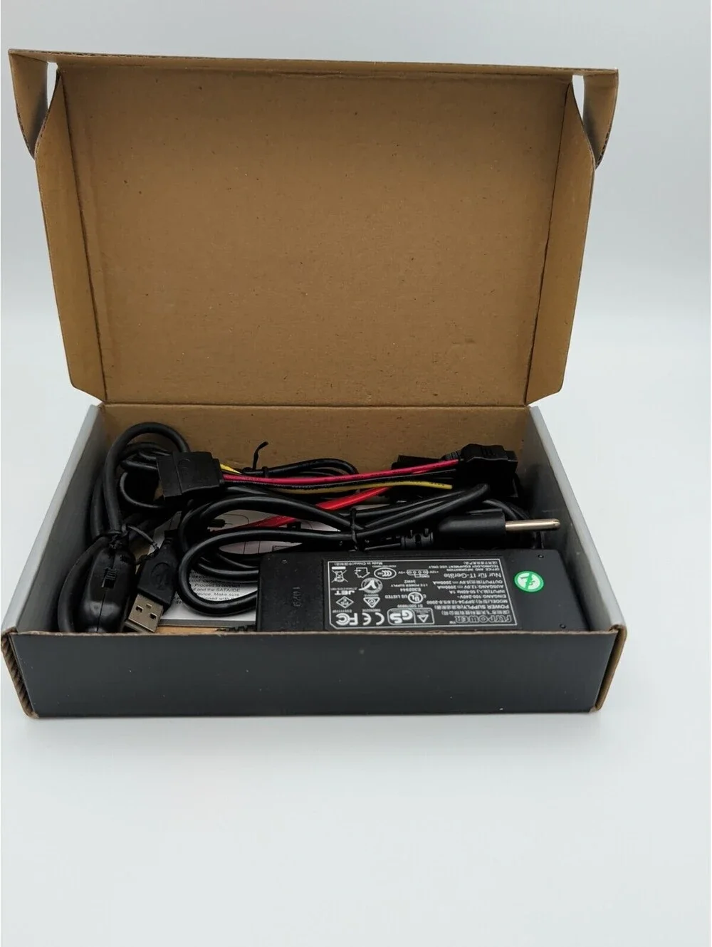 SATA/IDE to USB 2.0 Adapter | Items in box with instructions